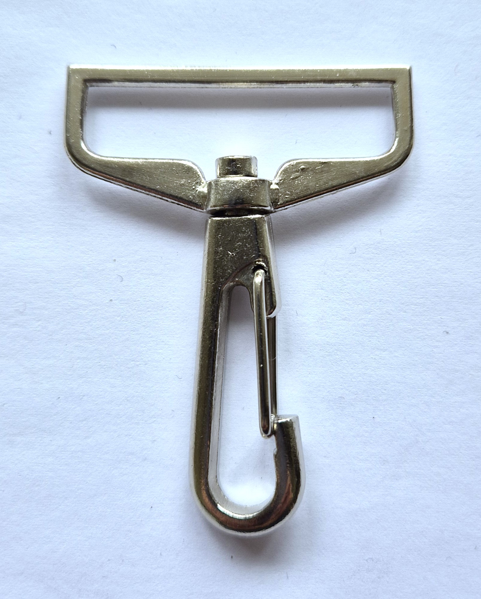 Карабін металевий 6х4,4 см (ширина всередині 3,8 см), 1 шт